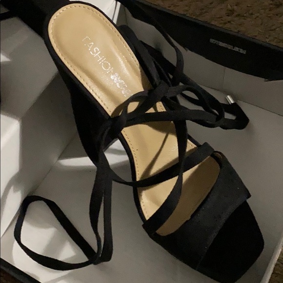 Strapped platforms - Picture 2 of 3